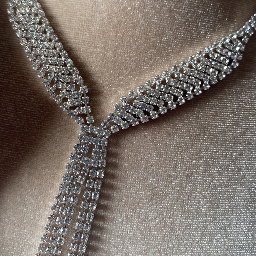 NWT Icing Rhinestone Necklace and Earrings Set